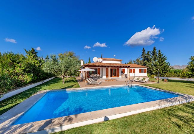 Villa in Puerto Pollensa - Beach Villa Can Carles by Sealand Villas
