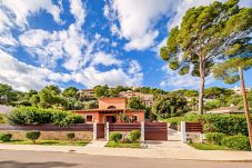 Villa in Puerto Pollensa - Beach villa Margot by Sealand Villas