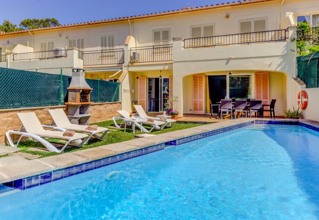 Villa in Puerto Pollensa - Beach Villa Can Bauza by Sealand Villas