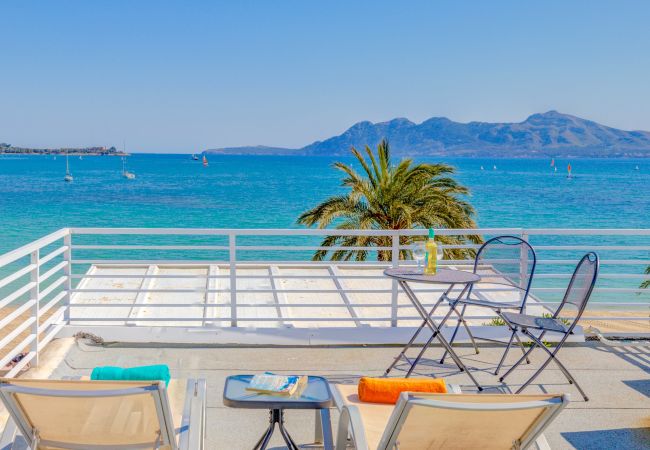  in Pollensa - Beachfront Apartment Sivella by Sealand Villas