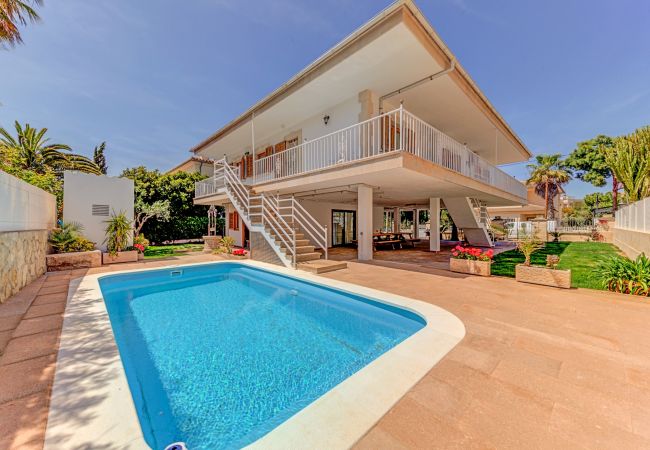  in Ca´n Picafort - Beach Villa Catalina by Sealand Villas