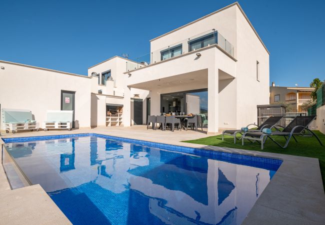 Villa in Playa de Muro - Villa Corb Mari II by Sealand Villas